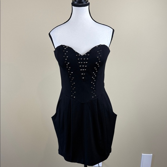 Guess Strapless Black Mini Dress Studded Size 8 Pockets Punk Goth Clubbing - Picture 3 of 16